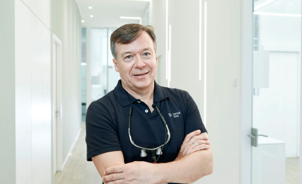Zahnarzt Dr. med. dent. Bernd Zech M.Sc.: Master of Science Parodontologie, Implantologie Zertifizierung nach DGI, Ästhetische Zahnheilkunde 